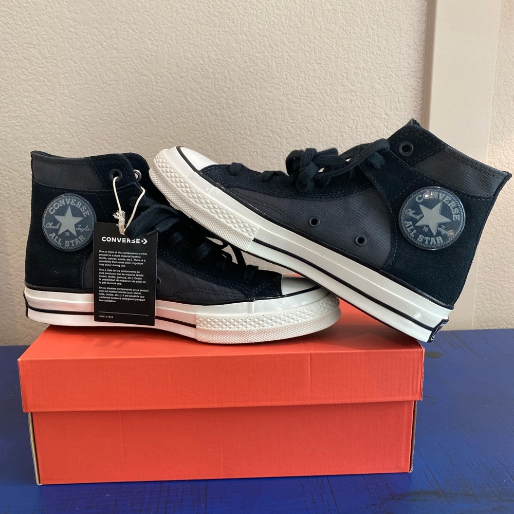 (NEW) Converse CHUCK 70 HI Monochrome High-Top Sneakers. Beautiful and timeless.